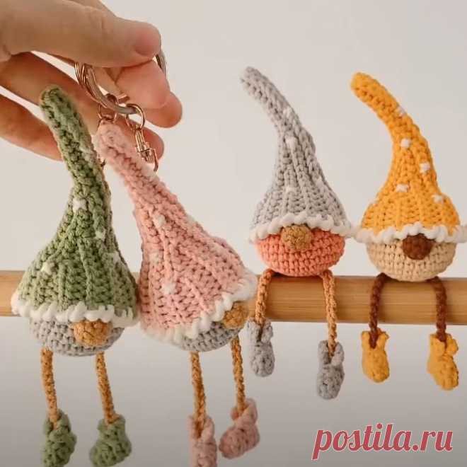 Гномик крючком Брелок своими руками | Креаликум