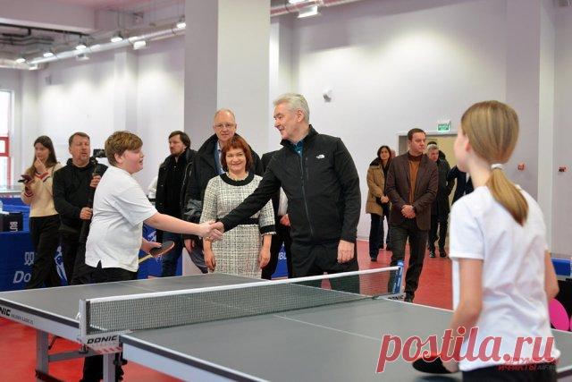 Собянин осмотрел новый теннисный центр «Спартак» на Волоколамском шоссе. В 2024 году в столичном Тушине заработает крупный теннисный центр. Мэр Москвы Сергей Собянин осмотрел итоги строительства.