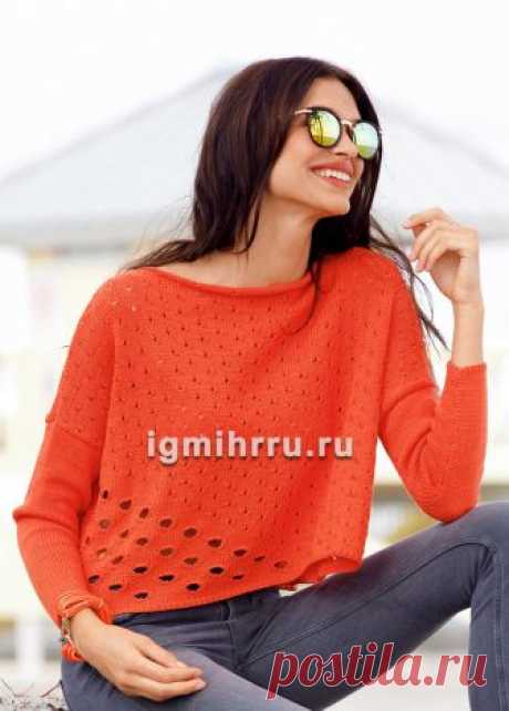 Коралловый пуловер с дырчатыми узорами. Вязание спицами