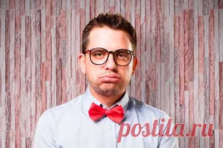 Психолог: что делает мужчин слабыми Он обаятельный, интеллигентный, опрятный и вежливый, любит свою маму и никогда не разбрасывает по дому носки. Но и в 40 лет не может принять решение без маминого одобрения. Такие мужчины не редкость, особенно в семьях, где мальчиков...