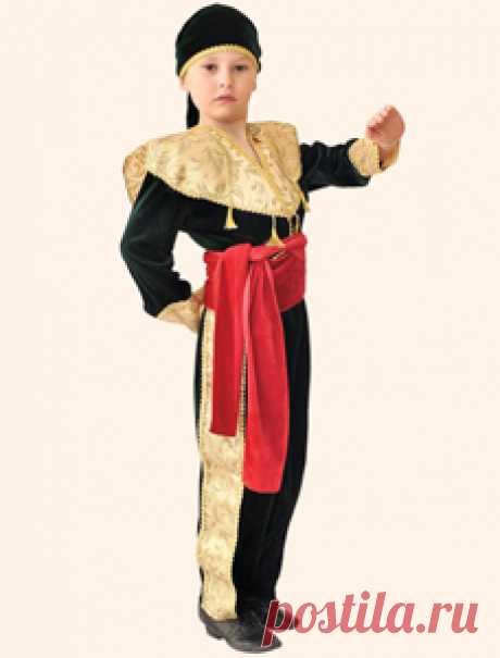 Костюм матадора очень красив, он прекрасно подчеркивает достоинства фигуры и очень идет мальчикам. Если ваш сын выбрал этот образ для участия в карнавале, то представить и защитить его поможет это стихотворение-визитка. Представление будет еще интереснее, если кто-то в костюме быка подыграет главному персонажу.