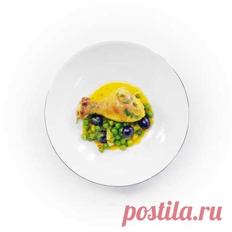 Осенняя коробка - на сайте «Афиша-Еда» На этот раз делимся рецепты от нашего шефа — Алексея Зимина.
Крем-суп из тыквы с семечками, куриные голени с шафраном и оливками, морковный пирог с апельсином — продукты к этому полноценному обеду в один клик можно заказать с помощью специальной кнопки в магазине «Утконос». В подарок к заказу мы дадим оливки IDEAL и скатерть «Еды».
Подробный мастер-класс по трем блюдам и рецепт-бонус смотрите по ссылке на картинке.