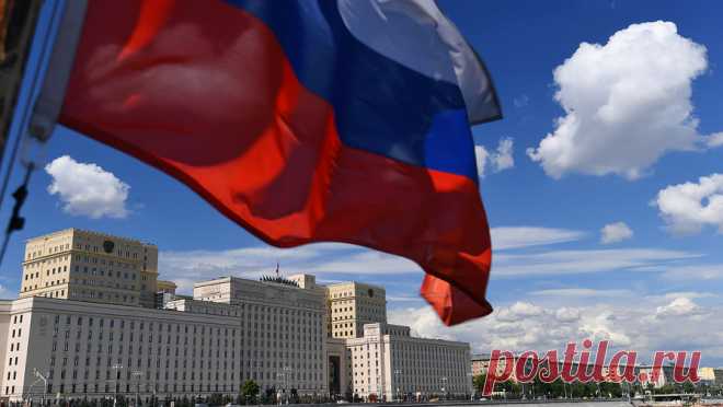 Минобороны РФ прокомментировало сообщение о "переброске" войск. Министерство обороны России прокомментировало ситуацию с появлением в агентствах сообщения о перегруппировке российских войск. Представители Минобороны заявили изданию РБК, что считают данные сообщения провокацией. "Рассылка ложного ...