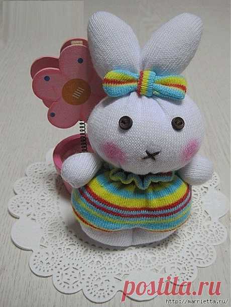 Зайка из носочков. Мастер-класс. /