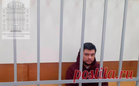 Главу управления Военно-строительной компании арестовали по делу о взятке. Суд в Москве арестовал сотрудника Военно-строительной компании (ВСК) Матвея Иванова по делу о взятке и мошенничестве. До этого в России прошло еще несколько арестов, связанных со стройками Минобороны