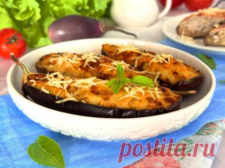 Лодочки из баклажанов с фаршем в аэрогриле Лодочки из баклажанов с фаршем в аэрогриле - это простое и вкусное блюдо, которое разнообразит ваше меню. Нежные баклажаны с сочной мясной начинкой готовятся в аэрогриле всего за 25 минут.