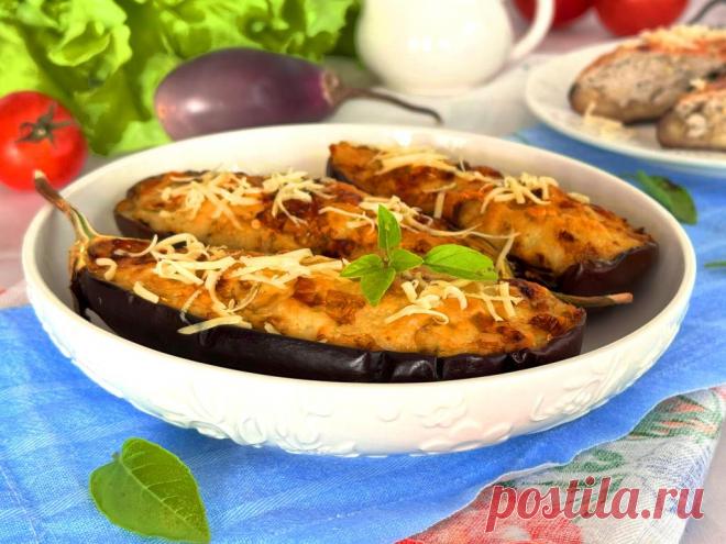 Лодочки из баклажанов с фаршем в аэрогриле Лодочки из баклажанов с фаршем в аэрогриле - это простое и вкусное блюдо, которое разнообразит ваше меню. Нежные баклажаны с сочной мясной начинкой готовятся в аэрогриле всего за 25 минут.