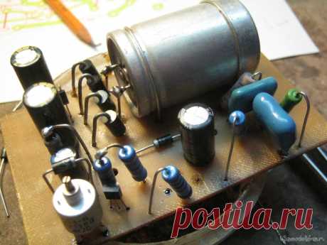 Простой, удобный прецизионный стабилизатор накала для лампового УМЗЧ Конструируя блок питания для лампового усилителя мощности звуковой частоты (УМЗЧ) высокого качества, вопросам выбора, проектирования блока питания (БП) следует уделять также значительную часть своего времени и внимания, особенно, это касается однотактных выходных каскадов, где сигнальные токи