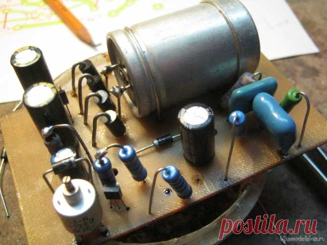 Простой, удобный прецизионный стабилизатор накала для лампового УМЗЧ Конструируя блок питания для лампового усилителя мощности звуковой частоты (УМЗЧ) высокого качества, вопросам выбора, проектирования блока питания (БП) следует уделять также значительную часть своего времени и внимания, особенно, это касается однотактных выходных каскадов, где сигнальные токи