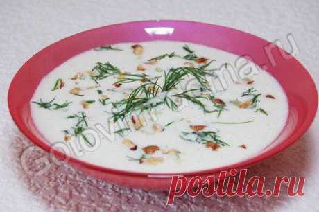 Рецепт: Освежающий суп с огурцами и укропом