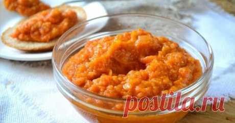 Кабачковая икра является для многих вкуснейшим произведением кулинарного искусства. Для тех, кого интересует, как приготовить икру из кабачков самостоятельно, этот удачный рецепт.