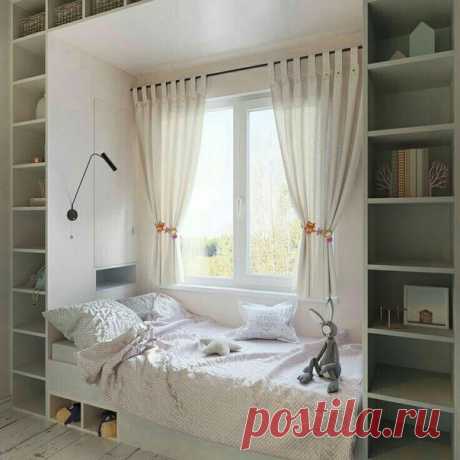 Зону у окна..решили сделать зоной отдыха и релакса.