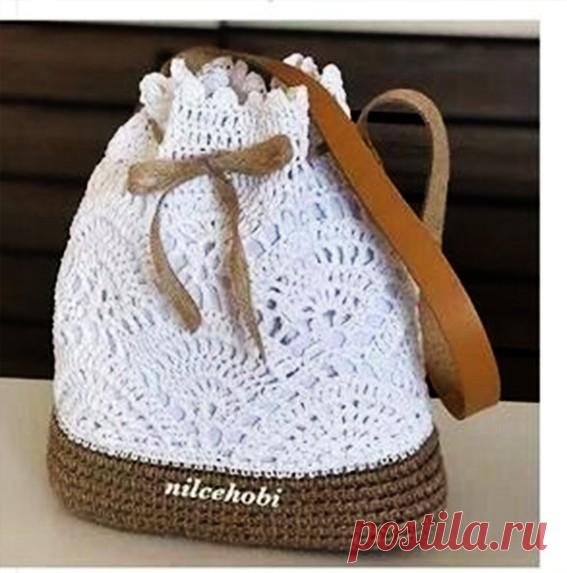 Ажурный вязаный рюкзачок