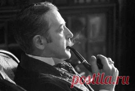 Василий Ливанов, известный актер, раскрыл информацию о своем гонораре за роль Шерлока Холмса Статья автора «Калейдоскоп новостей» в Дзене ✍: Василий Ливанов, известный актер, раскрыл информацию о своем гонораре за роль Шерлока Холмса, которую он исполнил в цикле телефильмов, созданных...