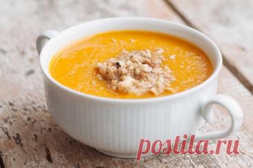Французский суп с тыквой Ингредиенты:Тыква – 1кгГовядина – 300 грКартофель – 3 штМорковь – 2 штСоль – по вкусуОливковое масло Приготовление: Мясо вымыть, нарезать небольшими кусочками, залить холодной водой и варить около часа до готовности.Лук, морковь, картофель очистить, лук и картофель нарезать кубиками,...