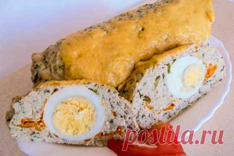 Мясной рулет из фарша с яйцом |