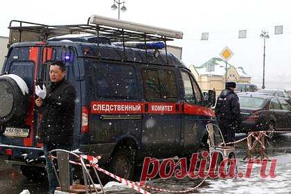 Стало известно о новой методике расследования дел об обстрелах. В Следственном комитете (СК) России разработали новые методики расследования дел об обстрелах украинскими военными жилых домов и другой гражданской инфраструктуры России. Об этом рассказал глава ведомства Александр Бастрыкин. По его словам, теперь криминалисты собирают доказательства при помощи специальных средств.