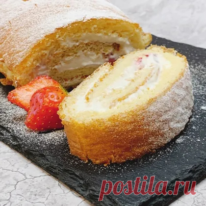 Рулет с клубникой рецепт с фото пошаговый от Наталья Михалёва ✔️ Амбассадор - Овкусе.ру