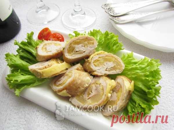 Рулетики из свинины с ананасами и сыром, рецепт с фото.