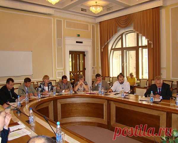 Интерьер зала селекторных совещаний Министерства топлива и энергетики Украины.
