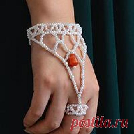 Розничном Учебник о том, как сделать шикарный Жемчужный браслет с акриловые бусины Хочу шикарный жемчужный браслет? Затем проверить этот розничном учебник о том, как сделать шикарный жемчужный браслет с акриловыми бусинами.