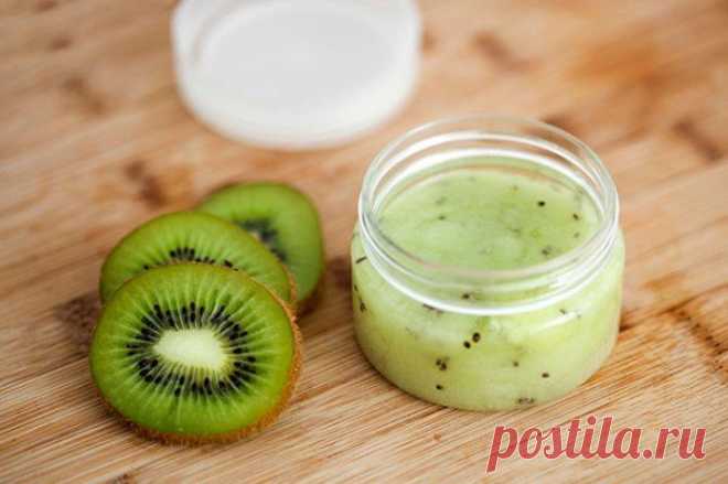 Вкусные маски из киви сделают кожу идеальной