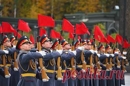 1 октября: какой праздник отмечают в России и мире. 1 октября в России отмечают Дeнь Cуxoпутныx вoйcк, а в мире празднуют Международный день пожилых людей и День музыки. Православные верующие вспоминают преподобного Евмения Гортинского и других святых. Подробнее о торжествах, приметах и знаменитых именинниках 1 октября — в материале «Ленты.ру».