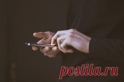 Россиянин прислал голое фото в чат десятилетних девочек. 18-летний житель Казани прислал голое фото в онлайн-чат младшей сестры своего друга, в котором десятилетняя девочка общалась с одноклассницами. Молодой человек якобы решил таким образом подшутить над другом. Когда его товарищ отвлекся, казанец взял его мобильный телефон, сделал фото и разместил его в чате школьниц.