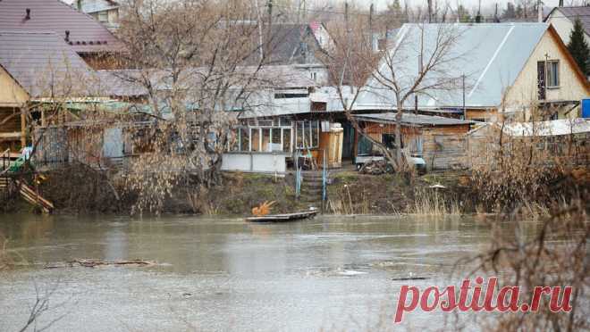 В Кургане эвакуируют людей, проживающих у дамбы. В Кургане проводится эвакуация жителей домов, расположенных у дамбы, возникла угроза подтопления. Об этом сообщается в Telegram-канале правительства региона. "Вниманию жителей домов, которые прилетают к дамбе в районе Кировского ...