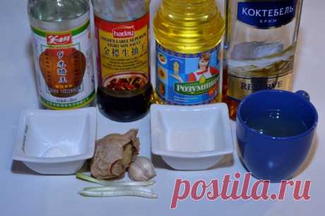 Коньячный кисло-сладкий соус к мясам. Афтар: Жук Данный соус был приготовлен ровно в 24.00 по Москве. Когда россияне во всю праздновали, мы всей семьей обрютившись в знак солидарности начали готовиться к встрече НГ тоже. Для того, чтоб ничем не отли…