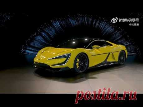 Премьера нового суперкара YangWang U9 от BYD недавно состоялась на автосалоне в Шанхае, и помимо того, что он обладает многими функциями, которые мы привыкли ожидать от электромобилей, у него есть несколько уникальных трюков в рукаве.