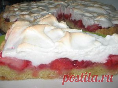 Пирог клубничный с безе.. Рецепт c фото, мы подскажем, как приготовить!