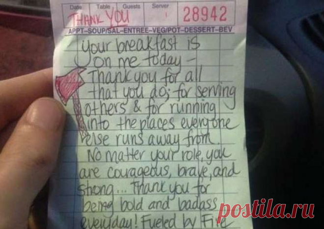 Двоим пожарным вместо счета в кафе принесли записку, которая заставила их плакать от счастья!