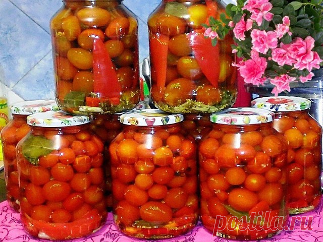 Помидоры, маринованные с семенами горчицы.