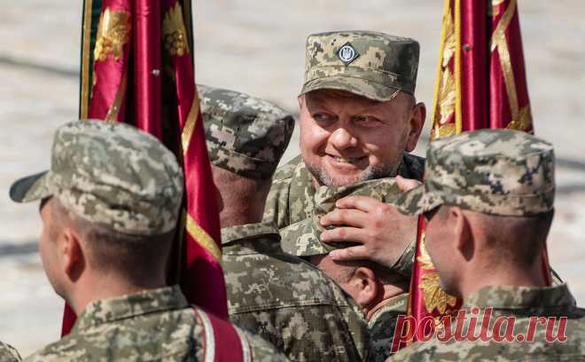 Генерал ВСУ поддержал идею выдвижения Залужного в президенты. Генерал-майор Дмитрий Марченко в ответ на замечание ведущей по поводу разговоров о возможном выдвижении главкома ВСУ сказал: «Дай Бог. Очень хотел бы»