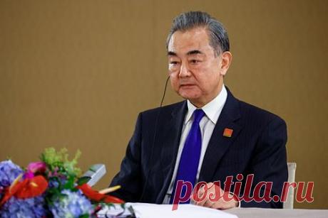 Главы МИД Китая и Южной Кореи обсудили ситуацию на Корейском полуострове. Глава МИД Китая Пак Чин провел переговоры по видеосвязи cо своим южнокорейским коллегой Ван И, в ходе которых министры обсудили ситуацию на Корейском полуострове. «Пак Чин выразил обеспокоенность в связи с провокациями Северной Кореи», — сообщается на сайте МИД Южной Кореи.