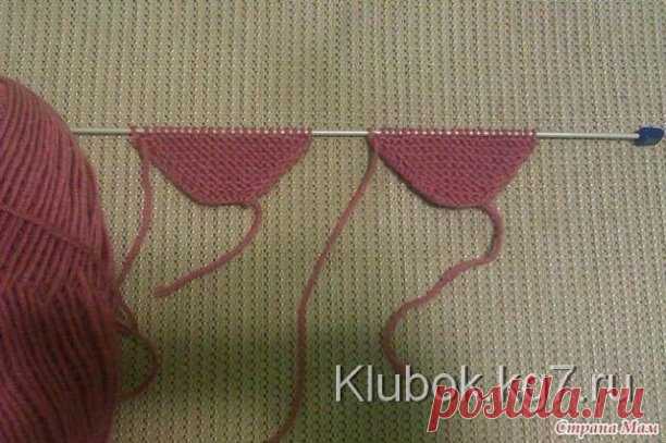 Шапка, проста в исполнении, с очень несложными узорами, но изделия получаются просто восхитительными и, что немаловажно, современными.
В прошлом году были в продаже вот такие каталожные модели шапок, по большей части от польских производителей, но для мастериц эти модели не представляют большой сложности. МК шапки-ушанки от ViSpod со Страны мам:
Вязала на объем головы 56 см.
Итак, пряжа Lana Gold Alize (240м/100г). Цвет — пыльная роза. Мне хватило 1 мотка.
Спицы №3. Плотно...