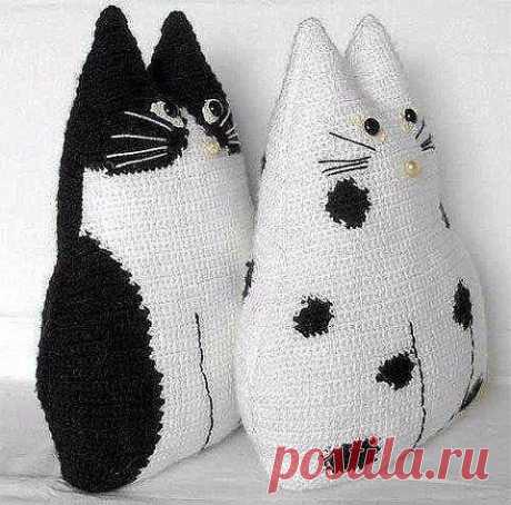 ​Подушки в виде котиков