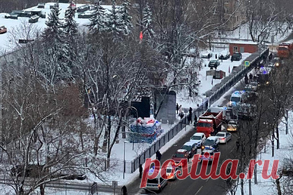 Задержан стрелявший в московском МФЦ. Мужчину, устроившего стрельбу в здании МФЦ на юго-востоке Москвы, задержали. Во вторник, 7 декабря, мужчина с пистолетом зашел в МФЦ «Рязанский» и открыл стрельбу. По предварительным данным, в происшествии погиб один человек, еще один пострадал. Уточняется, что пулевые ранения получили охранник и оператор.
