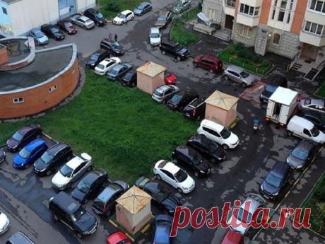 Шлагбаум открывается. Верховный суд объяснил правила парковки во дворах Вот уже не первый год владельцы транспортных средств сталкиваются с проблемой невозможности паркования автомобилей во дворах, особенно в ночное время суток.
Эта ситуация обусловлена тем, что в жилых д...