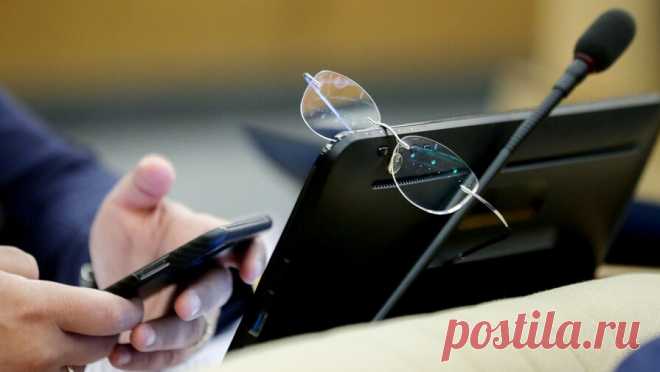 В России обяжут работодателей компенсировать неиспользованные отгулы при увольнении. Государственная дума приняла в первом чтении законопроект, обязывающий работодателя выплачивать работнику при увольнении компенсацию за неиспользованные отгулы. Об этом сообщает ТАСС. Согласно проекту, человеку, который работал в выходной ...