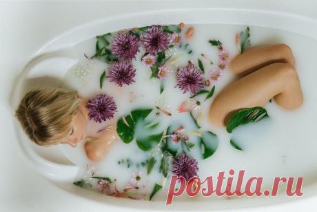 Молочная ванна для красоты и молодости
Конечно, любая теплая успокаивающая ванна — отличный способ снять стресс и расслабиться после тяжелого дня. Однако это не единственная причина, по которой рекомендуется добавить молочную ванну в число ваших вечерних успокаивающих процедур . Конечно, молочная ванна — не самая инновационная процедура по уходу за кожей тела. На протяжении веков женщины — от древнеегипетских цариц до мировых […]
Читай дальше на сайте. Жми подробнее ➡