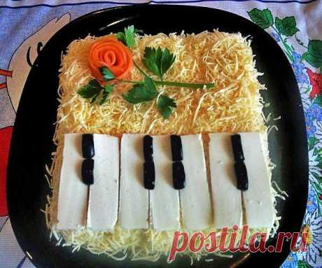 Салат Рояль с горбушей и сыром / Только машины