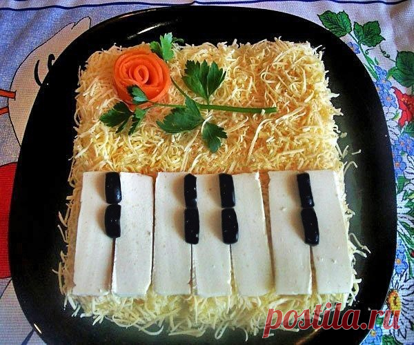 Салат Рояль с горбушей и сыром / Только машины