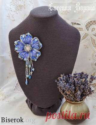 Брошь «Frosty flower»

Для изготовления объемной броши-цветка вам понадобится: 
- Основа для вышивки флизелин (проглаженный утюгом в 4 слоя); 
- Шелковая лента Шибори; 
Показать полностью…