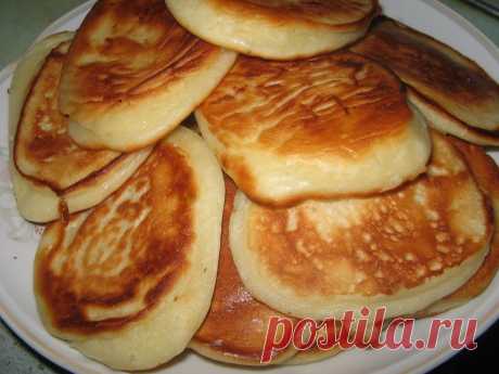 Пышные оладушки на кефире! Получаются очень пышными и мягкими!