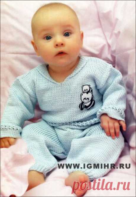 Голубой костюмчик для малыша: кофточка и штанишки. Спицы
