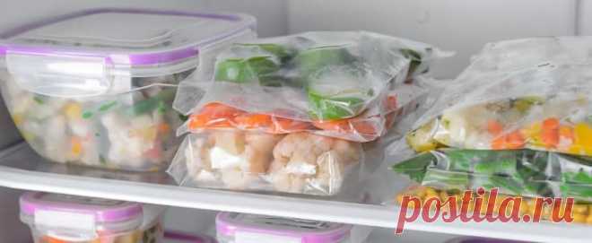 Эффективное замораживание продуктов В наши дни нам нужно быть бережливыми с деньгами. Так что вместо того, чтобы тратить деньги на еду на вынос, мы готовим дома и с нуля. И мы стали немного умнее, когда дело касается заготовок. Мы больше не проходим мимо сезонных ягод и фруктов - их можно сохранить впрок. Вот тут-то и пригодится ваша морозильная камера. Так что, если вы хотите узнать...