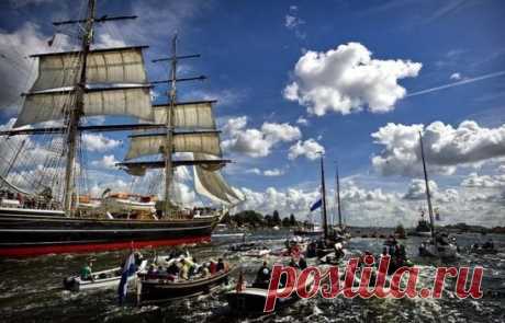 Раз в 5 лет в Амстердаме проходит парад кораблей SAIL Amsterdam.