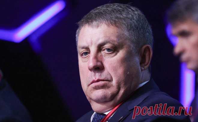 В Брянской области после падения обломков ракет остался обесточен поселок. Ранее глава Брянской области сообщил о работе ПВО над городом Клинцы. Позднее он сообщил, что в прилегающем к Клинцам поселке Ардонь обломками сбитых ракет повреждено энергоснабжение
